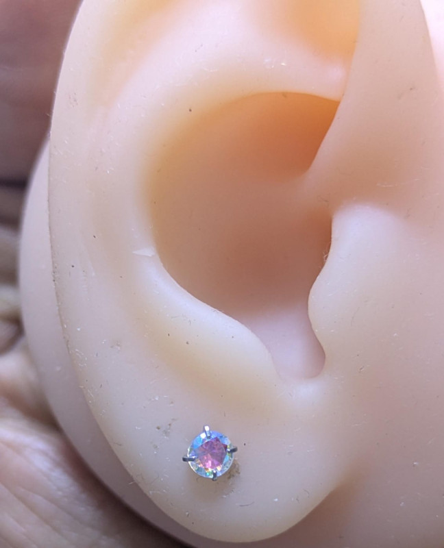 Round Sparkle stud
